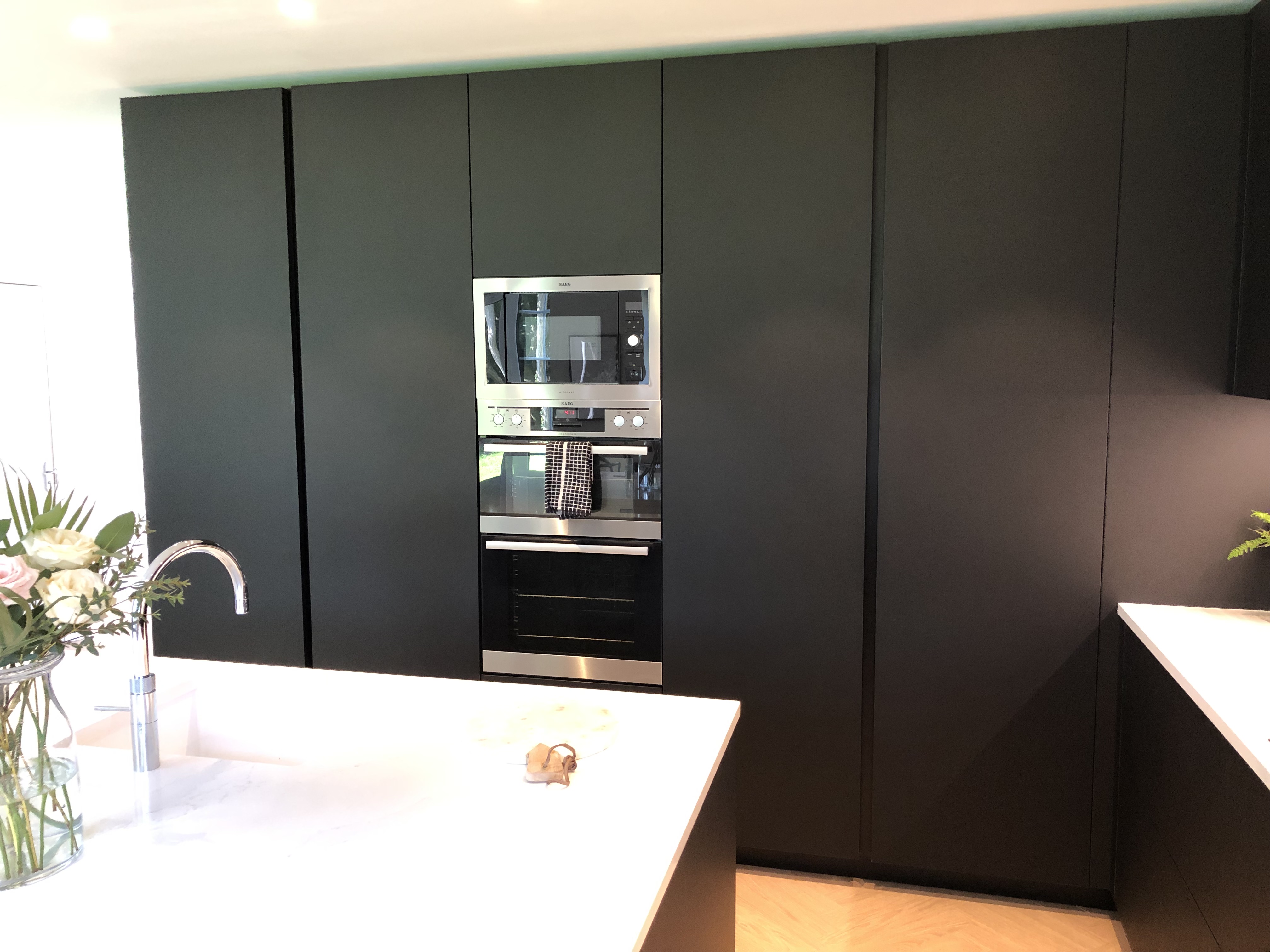 Dark Kitchens Portfolio By Alba Interiors, Watford kitchen Showroom
