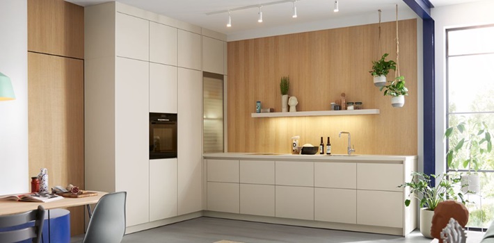 White handleless kitchen
