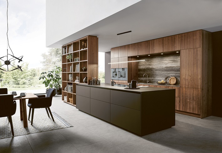 Walnut kitchen with grips